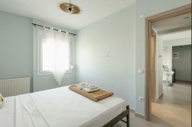 Bright Spacious Two-Bedroom Apartment Tesalonika Bagian luar foto